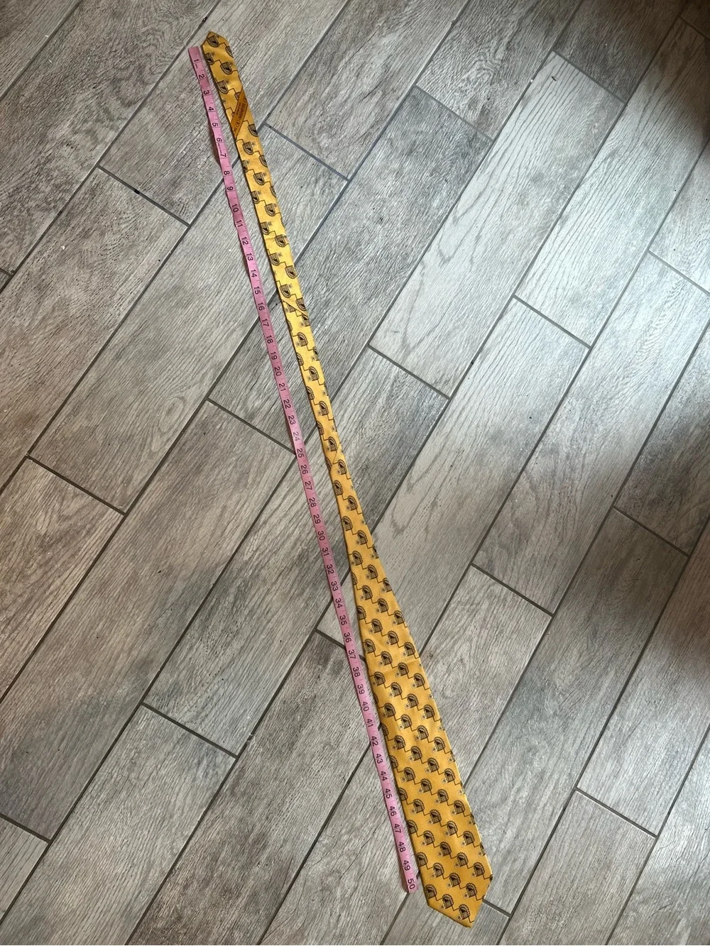 Valentino Cravatte 100% Silk Yellow Patterned Necktie